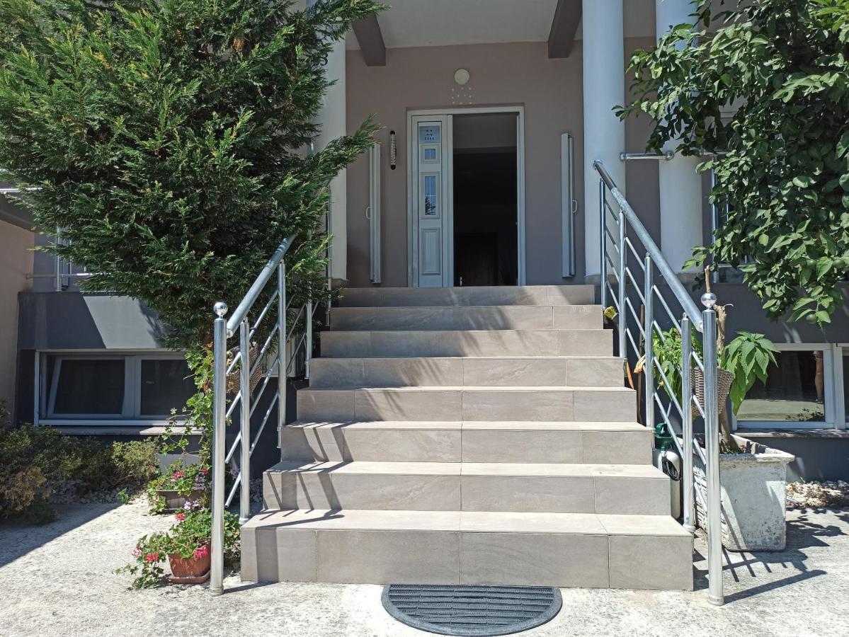 Apartment's Meti Ulcinj Extérieur photo